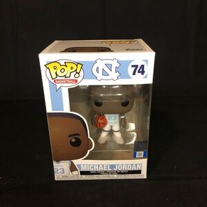Michael Jordan 4” Funko Pop - University of North Carolina #74